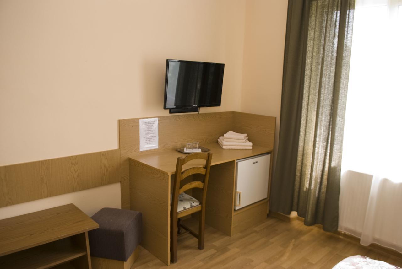 Hotel Perla Satu Mare Exterior photo