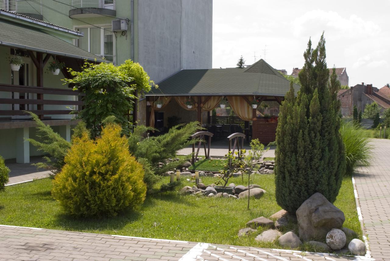 Hotel Perla Satu Mare Exterior photo