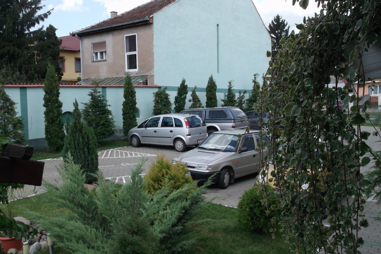 Hotel Perla Satu Mare Exterior photo